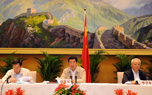 9月26日,全國救災(zāi)救助工作會議在北京召開,中共中央政治局委員、國務(wù)院副總理回良玉出席會議并講話。新華社記者 黃敬文 攝