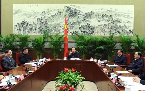12月28日,國務院總理溫家寶主持召開國務院常務會議,聽取“7·23”甬溫線特別重大鐵路交通事故調查情況匯報。新華社記者 劉建生 攝