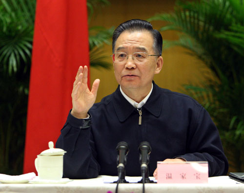 3月27日,國務(wù)院在北京召開全國農(nóng)業(yè)和糧食生產(chǎn)工作電視電話會議,中共中央政治局常委、國務(wù)院總理溫家寶發(fā)表重要講話。 新華社記者 劉衛(wèi)兵 攝