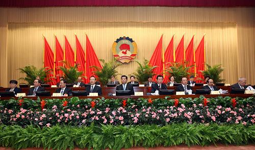 10月22日,政協(xié)十一屆全國(guó)委員會(huì)常務(wù)委員會(huì)第十五次會(huì)議在北京閉幕。中共中央政治局常委、全國(guó)政協(xié)主席賈慶林出席閉幕會(huì)并講話(huà)。新華社記者 劉衛(wèi)兵 攝
