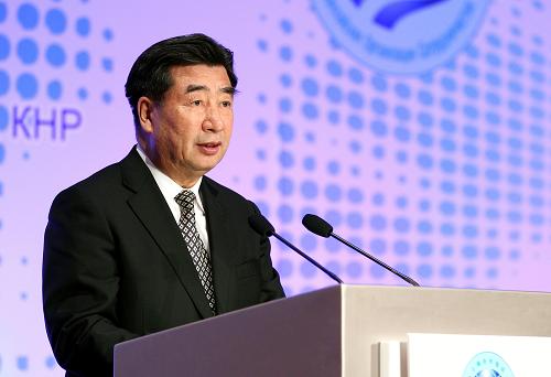 10月26日,中共中央政治局委員、國務(wù)院副總理回良玉在北京出席上海合作組織農(nóng)業(yè)部長會(huì)開幕式并講話。新華社記者丁林?jǐn)z