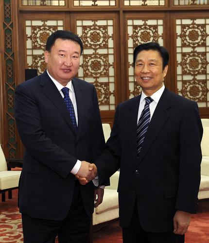 9月17日,中國國家副主席李源潮在北京會見蒙古國國防部長巴特額爾德尼。新華社記者 饒愛民 攝
