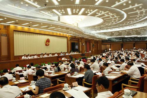 8月25日,十一屆全國人大常委會第十次會議在北京人民大會堂舉行第二次全體會議。吳邦國委員長出席會議。新華社記者 劉衛(wèi)兵 攝