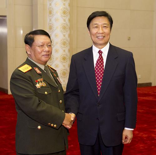 7月2日,中國國家副主席李源潮在北京會(huì)見老撾政府副總理兼國防部長當(dāng)齋·皮芝。 新華社記者黃敬文攝
