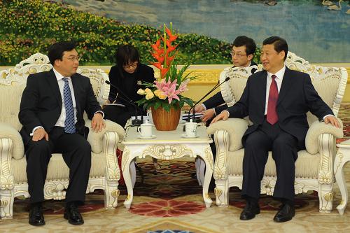 4月7日,中國國家副主席習(xí)近平在北京人民大會(huì)堂會(huì)見來訪的吉爾吉斯斯坦外長薩爾巴耶夫。新華社記者 李學(xué)仁 攝