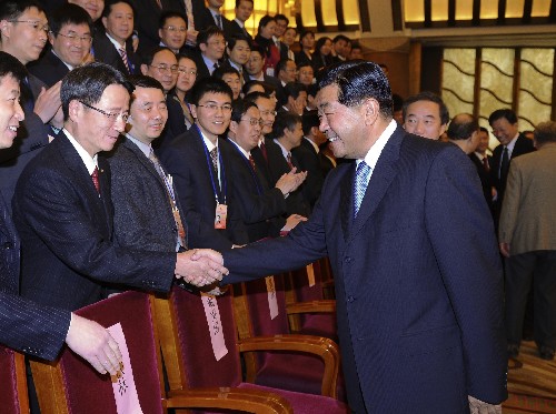 10月29日,中共中央政治局常委、全國政協(xié)主席賈慶林在北京釣魚臺國賓館會見出席“第五屆世界華人論壇”的代表。新華社記者 李濤 攝