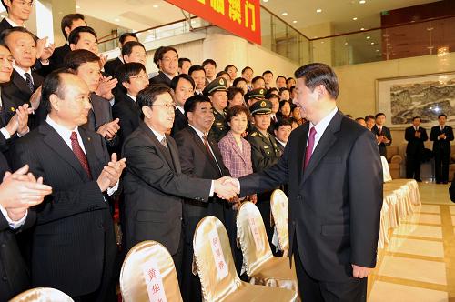 1月11日,中共中央政治局常委、國家副主席習(xí)近平親切會(huì)見中央駐澳機(jī)構(gòu)和主要中資機(jī)構(gòu)負(fù)責(zé)人。新華社記者 馬占成 攝