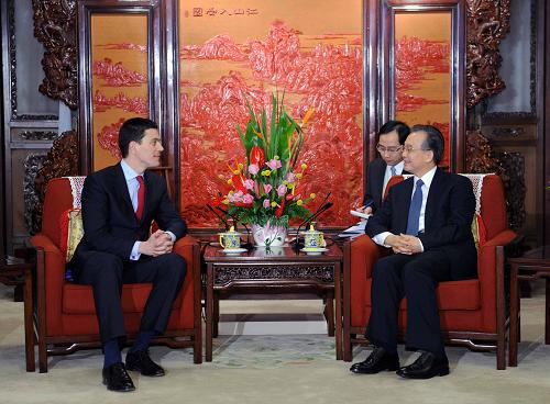 3月16日,國(guó)務(wù)院總理溫家寶在北京中南海紫光閣會(huì)見(jiàn)英國(guó)外交大臣米利班德。新華社記者 李濤 攝