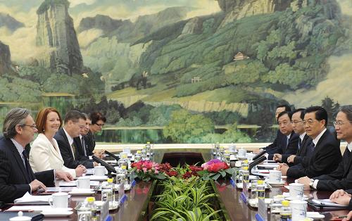 4月27日,中國國家主席胡錦濤在北京人民大會堂會見澳大利亞總理吉拉德。新華社記者 謝環(huán)馳攝