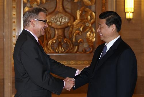 5月1日,中國國家副主席習(xí)近平在上海會見前來出席上海世博會開幕式的盧森堡議長莫薩。新華社記者 樊如鈞 攝