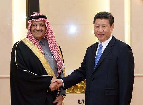 4月2日,國家主席、中央軍委主席習(xí)近平在北京人民大會堂會見沙特國防副大臣哈立德親王一行。新華社記者 劉建生 攝