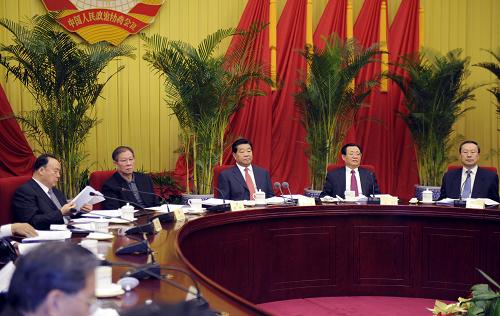 2月5日,政協(xié)第十一屆全國委員會第二十二次主席會議在北京召開。中共中央政治局常委、全國政協(xié)主席賈慶林主持會議并講話。新華社記者 張鐸 攝