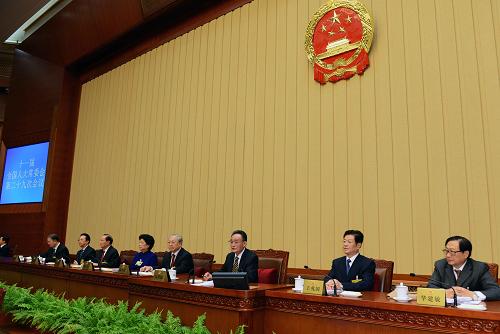 10月26日,十一屆全國人大常委會(huì)第二十九次會(huì)議在完成各項(xiàng)議程后,在北京人民大會(huì)堂閉幕。吳邦國委員長主持會(huì)議并發(fā)表講話。