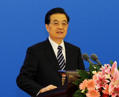 12月11日,國家主席胡錦濤在北京人民大會堂出席中國加入世界貿(mào)易組織10周年高層論壇并發(fā)表重要講話。新華社記者 饒愛民 攝