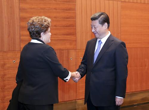 9月5日,國家主席習(xí)近平在圣彼得堡會(huì)見巴西總統(tǒng)羅塞夫。新華社記者 丁林 攝