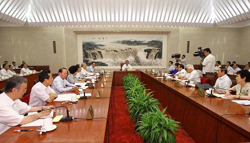 8月29日,十一屆全國(guó)人大常委會(huì)第八十八次委員長(zhǎng)會(huì)議在北京人民大會(huì)堂舉行,吳邦國(guó)委員長(zhǎng)主持會(huì)議。 新華社記者樊如鈞攝