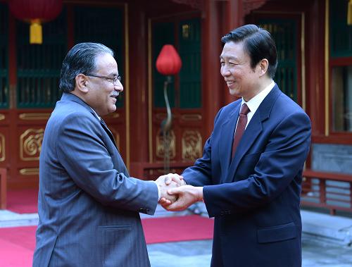 4月17日,中共中央政治局委員、國(guó)家副主席李源潮在北京會(huì)見(jiàn)由黨主席普拉昌達(dá)率領(lǐng)的尼泊爾聯(lián)合尼共(毛)代表團(tuán)。 新華社記者馬占成攝