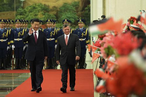9月18日,國家主席習(xí)近平在北京人民大會堂同約旦國王阿卜杜拉二世舉行會談。會談前,習(xí)近平在人民大會堂北大廳為阿卜杜拉二世舉行歡迎儀式。 新華社記者 馬占成 攝