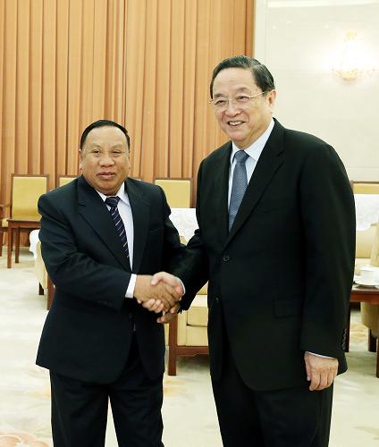 7月29日,全國政協(xié)主席俞正聲在北京會見老撾建國陣線中央主席潘隆吉。 新華社記者 姚大偉 攝