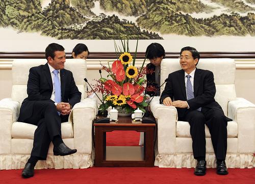 7月30日,中國國務(wù)委員、公安部部長郭聲琨在北京會(huì)見新西蘭移民部長邁克爾·伍德豪斯。新華社記者 饒愛民 攝
