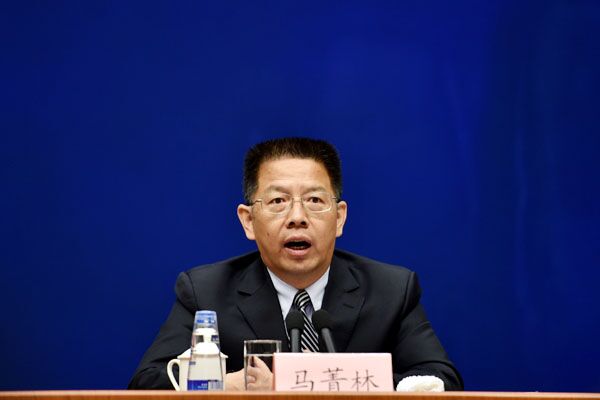 國務(wù)院新聞辦公室定于2015年9月6日(星期日)上午10時(shí)在國務(wù)院新聞辦公室新聞發(fā)布廳舉行新聞發(fā)布會,請西藏自治區(qū)副主席多吉次珠介紹民族區(qū)域自治制度在西藏的成功實(shí)踐等方面情況,并答記者問。圖為西藏自治區(qū)發(fā)展和改革委員會副主任馬菁林介紹民族區(qū)域自治制度在西藏的成功實(shí)踐等情況。中國政府網(wǎng) 郭小天 攝