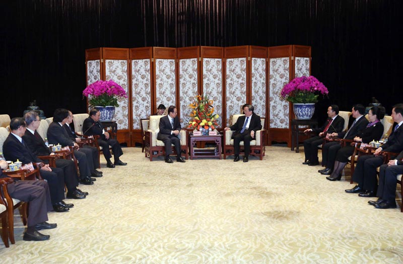 10月23日，全國政協(xié)主席俞正聲在北京釣魚臺國賓館會見來華參加第十一屆北京-東京論壇的日本前首相福田康夫及其率領(lǐng)的日方代表團。