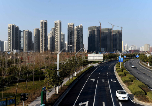 這是位于河南省鄭州市鄭東新區(qū)的一處樓盤。新華社記者 李安 攝 