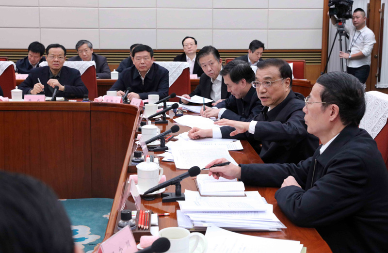 1月22日，中共中央政治局常委、國務院總理李克強主持召開座談會，研究全面推開營改增、加快財稅體制改革、進一步顯著減輕企業(yè)稅負，調(diào)動各方發(fā)展積極性。