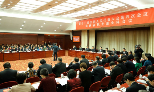 3月6日，十二屆全國(guó)人大四次會(huì)議山西代表團(tuán)全體會(huì)議向媒體開放。新華社記者 陳建力 攝