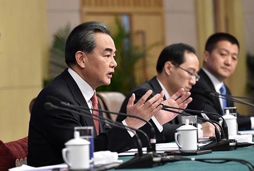 3月8日，十二屆全國人大四次會(huì)議新聞中心舉行記者會(huì)，邀請外交部部長王毅就“中國的外交政策和對外關(guān)系”的相關(guān)問題回答中外記者的提問。