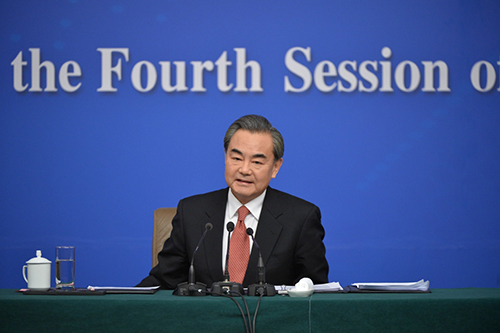 3月8日，十二屆全國人大四次會(huì)議新聞中心舉行記者會(huì)，邀請外交部部長王毅就“中國的外交政策和對外關(guān)系”的相關(guān)問題回答中外記者的提問。
