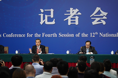 3月8日，十二屆全國人大四次會(huì)議新聞中心舉行記者會(huì)，邀請外交部部長王毅就“中國的外交政策和對外關(guān)系”的相關(guān)問題回答中外記者的提問。