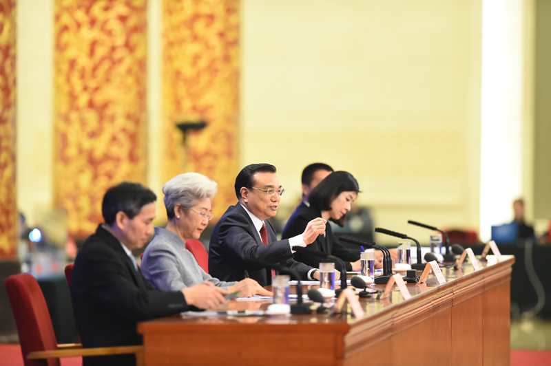 3月16日，國(guó)務(wù)院總理李克強(qiáng)在北京人民大會(huì)堂與中外記者見面，并回答記者提問。新華社記者 金良快 攝