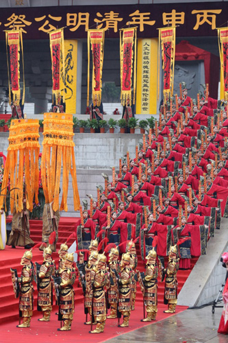 這是公祭典禮現(xiàn)場（4月4日攝）。