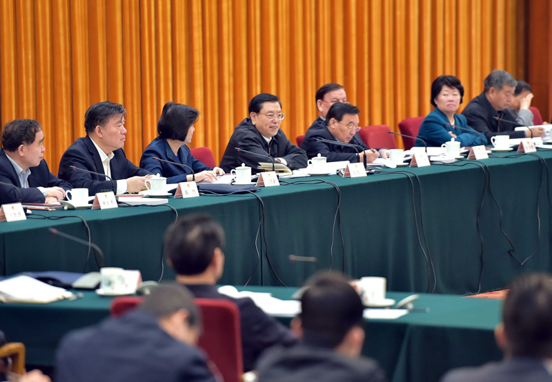 4月12日，中共中央政治局常委、全國人大常委會委員長張德江在北京主持召開全國人大常委會食品安全法執(zhí)法檢查組第一次全體會議，正式啟動2016年度全國人大常委會執(zhí)法檢查。