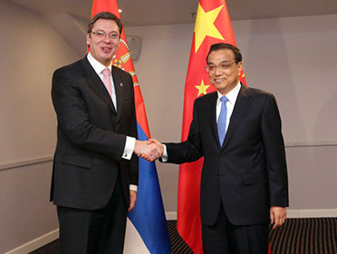 李克強(qiáng)會見塞爾維亞總理武契奇.jpg372.jpg