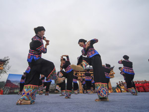 廣場(chǎng)舞3-300.jpg