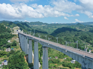 經(jīng)濟4-300.jpg