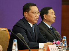 農(nóng)業(yè)農(nóng)村部漁業(yè)漁政管理局局長(zhǎng)張顯良回答記者提問(wèn)_副本.jpg