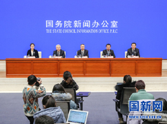 5國務院政策例行吹風會主席臺_large.jpg