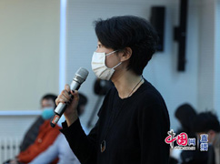 封面新聞?dòng)浾咛釂?wèn).jpg
