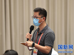 封面新聞?dòng)浾咛釂朹large.jpg
