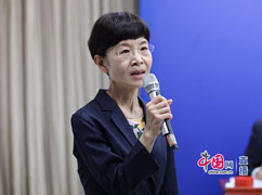 14國家衛(wèi)生健康委醫(yī)政醫(yī)管局監(jiān)察專員郭燕紅回答記者提問.jpg