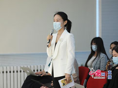 12中國(guó)教育電視臺(tái)記者提問(wèn).jpg