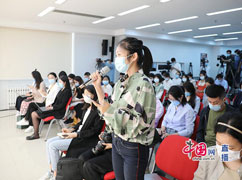 11人民日?qǐng)?bào)社記者提問.jpg