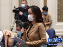 中央廣播電視總臺(tái)央視記者提.jpg
