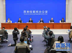 國務院政策例行吹風會主席臺_.jpg