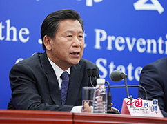 16教育部體育衛(wèi)生與藝術(shù)教育司司長王登峰回答記者提問.jpg