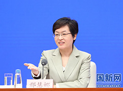 4國務(wù)院新聞辦新聞局副局長、新聞發(fā)言人邢慧娜邀請記者提問1_large.jpg