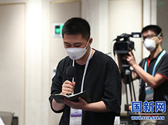 15南方都市報記者提問_large.jpg